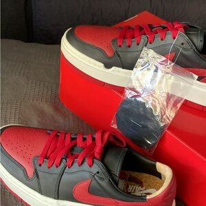 Jordan 1 breadtows